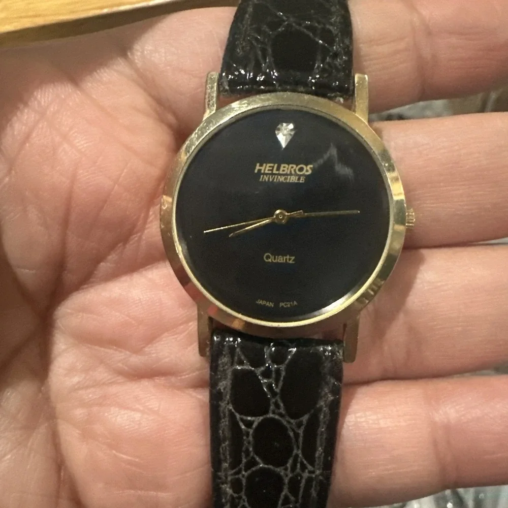 Working Vintage Helbros Invincible Diamond Quartz Mens Black‎ Watch 33mm Fit 7